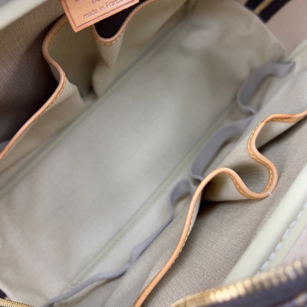 🌵Authentic Louis Vuitton Deauville Monogram🌵 - Picture 15 of 17